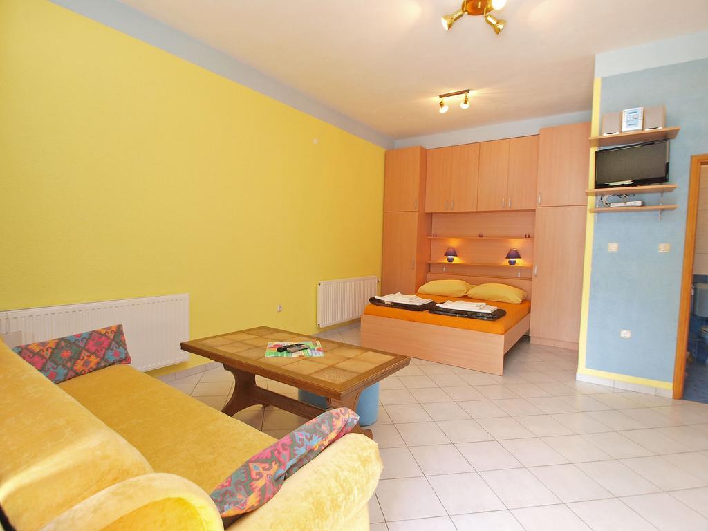Apartments Denis 19 Fazana Exterior photo